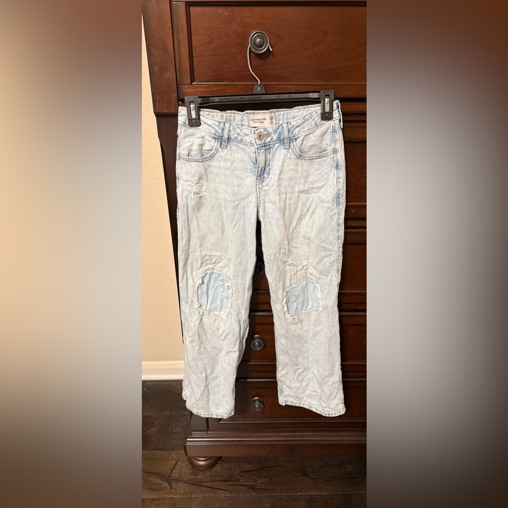 Abercrombie Kids Low Rise Light Blue Baggy Jeans Size 13/14 Short